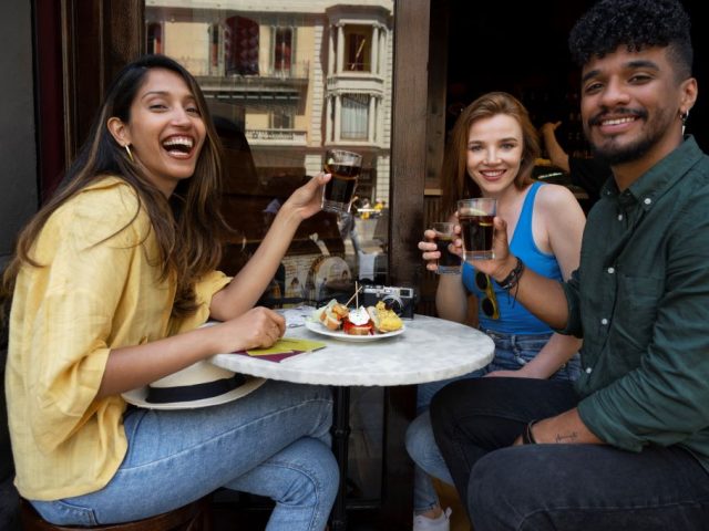 How Digital Payments Changed the Way We Shop & Dine with Friends