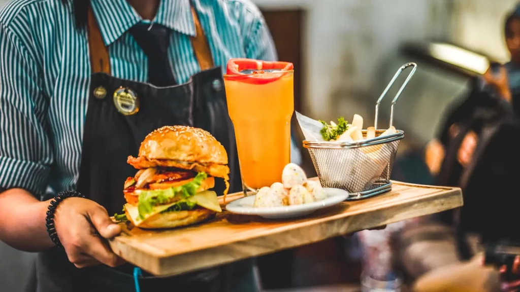 How to Survive the restaurant labor shortage